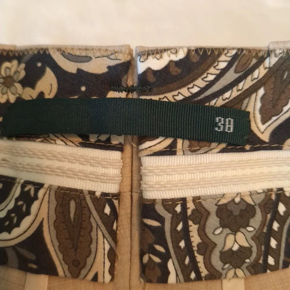 Antas Size 38 Malibu Beige Shorts by Botto Giuseppe‎ 96% Wool 4% Spandex